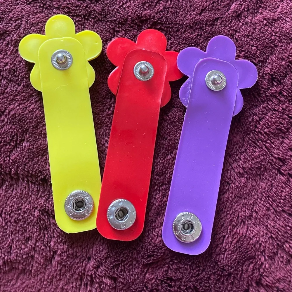 Brand New Cute Silicone Flower Cable organizer cord holder